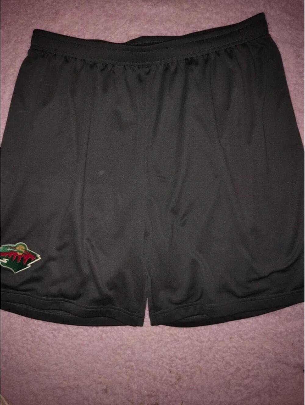 Mn Wild shorts